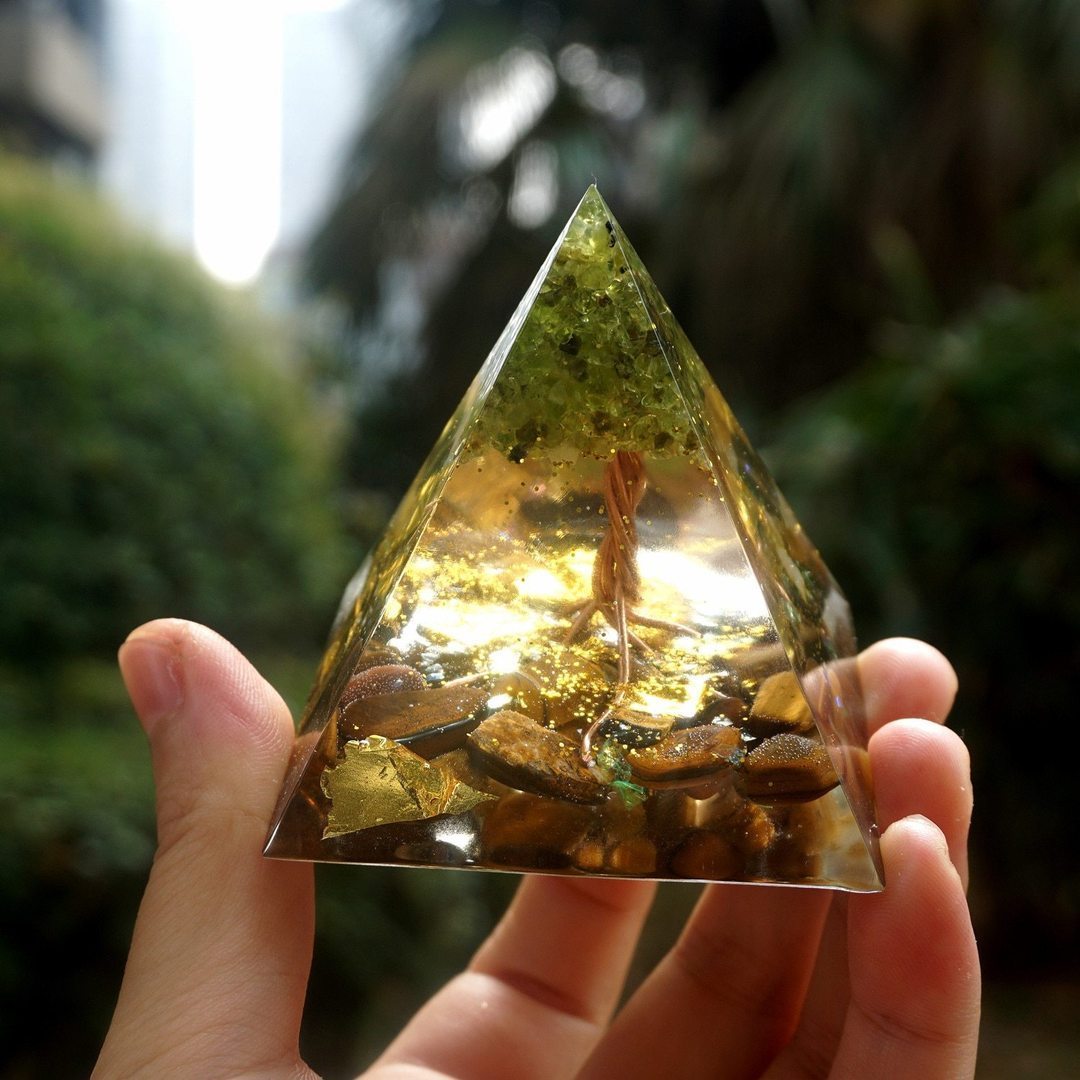 hochwertige Orgonit Pyramide ! verschiedene Ausführungen